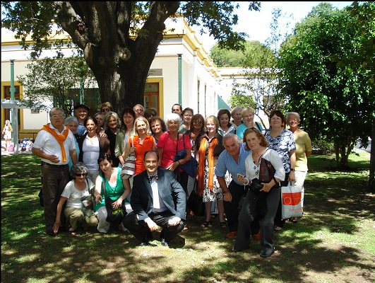 Visita al Euskal Echea de Llavallol de los participantes de la UVV 2009 (foto UVV)